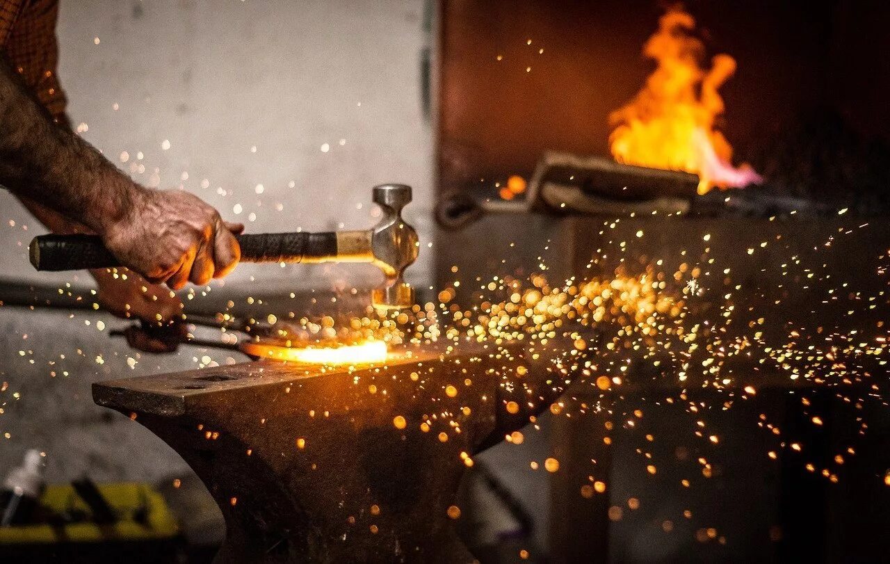 Хеттоку кузнец. Вакула кузнец. Кузница гефеста наковальня. Ковка кузнец. Наковальня.