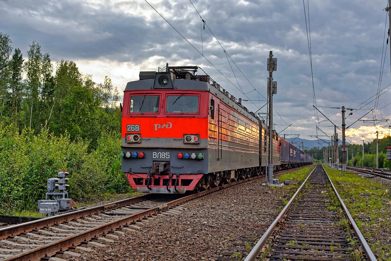 Жд электропоезда. Станция Утулик. Вл85 268. Вл85 Узбекистан. Вл85-012.