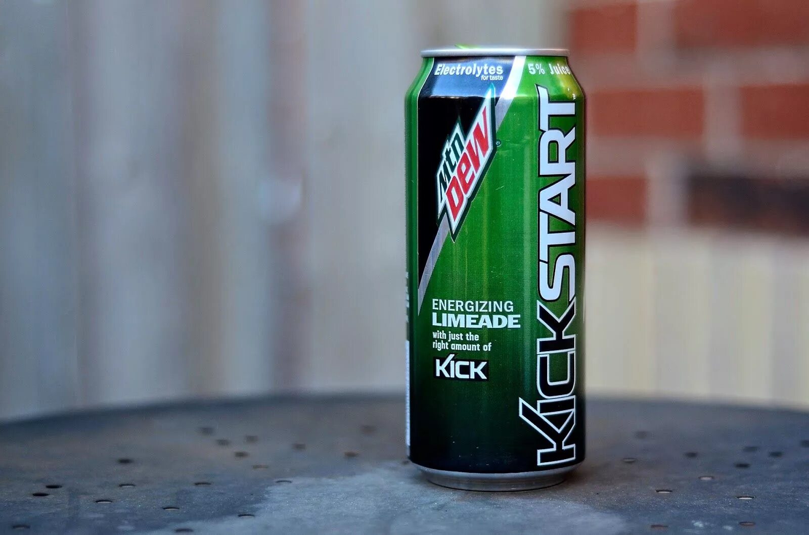 Kick start. Mountain Dew Energy. Энергетики Маунтин Дью. Mountain Dew Kickstart. Энергетик от MTN Dew.