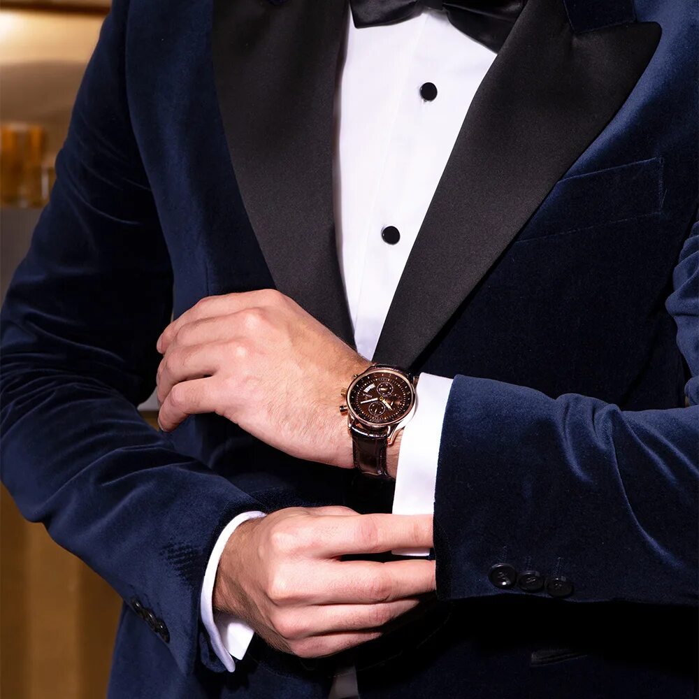 Час джентльмена. Золотые мужские часы Gentleman 1246.0.3.52a. Джентльмен с часами.