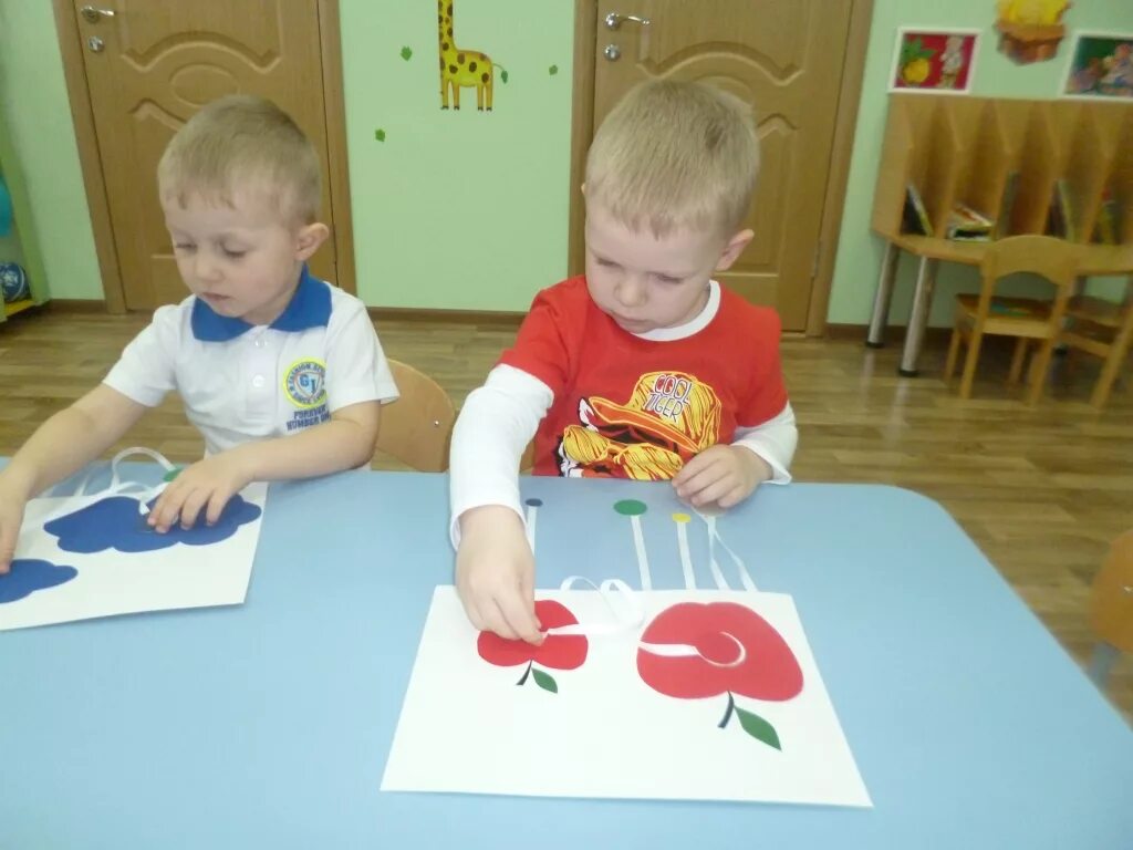 Занятие в младшей группе. Занятие в первой младшей группе. Занятия для детей младшей группы. Занятия в младшей группе детского сада.