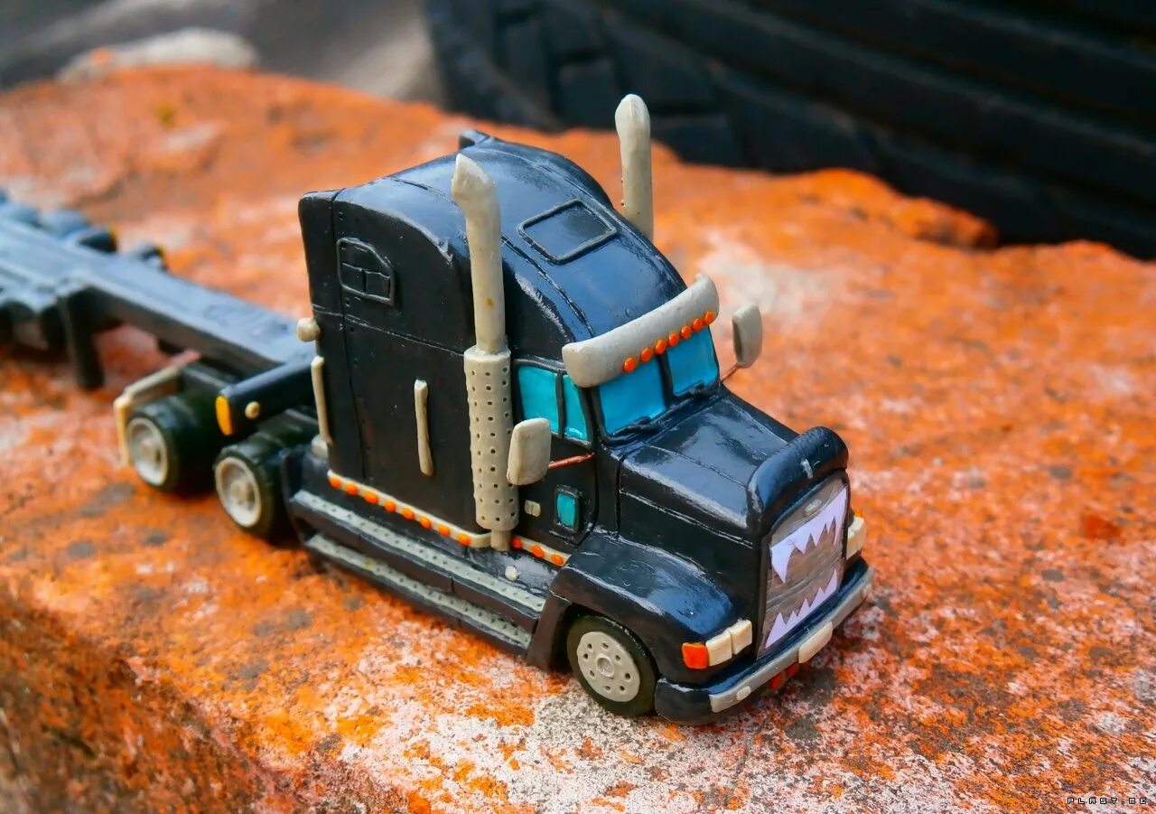 пластилиновый грузовик. лего грузовик зил 130. грузовик из пластилина для детей. как слепить грузовик. машинка из пластилина.