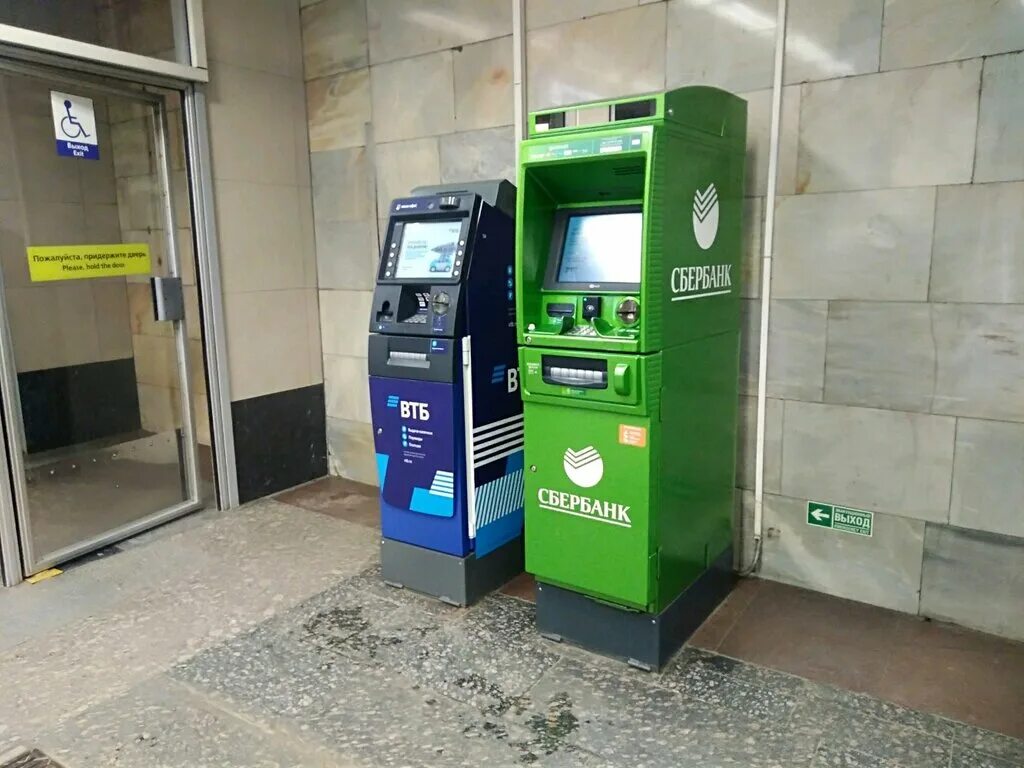 Сбербанк банкоматы спб рядом. Банкомат ВТБ В метро. Банкомат ВТБ М. Маяковская. Валютные банкоматы в СПБ. Валютные терминалы в СПБ Сбербанк.