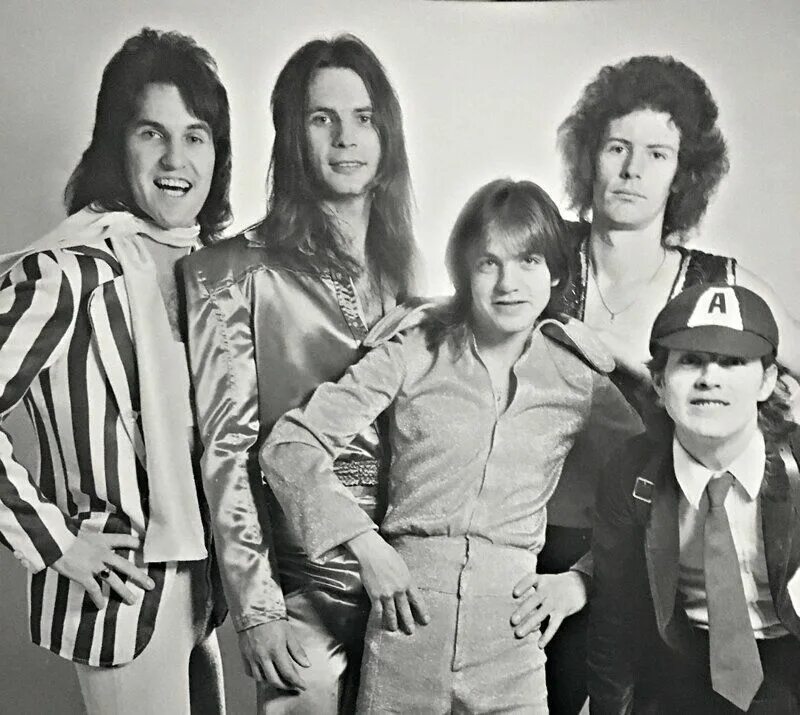 Рок группа сами. Дэйв эванс ac dc. группа acdc 1973. ac dc 1974. acdc группа фото 1973.