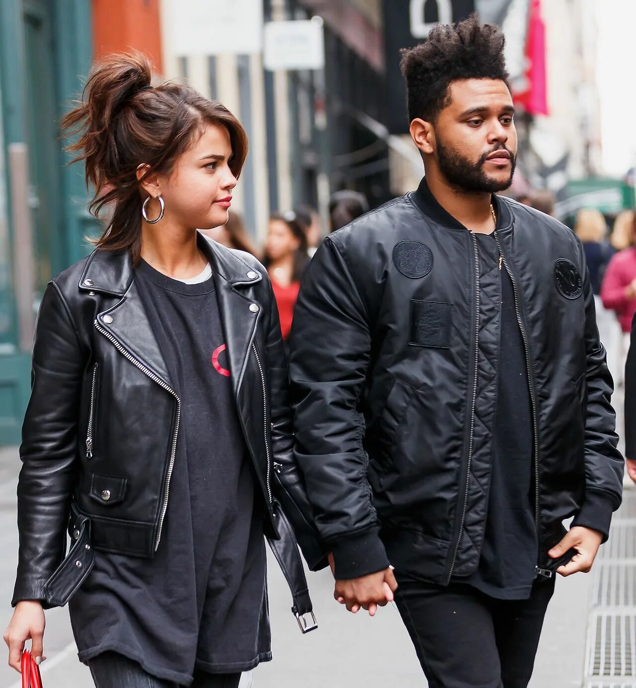 We walking at the weekend. The Weeknd. Солист the Weeknd. Selena Gomez and the Weeknd.