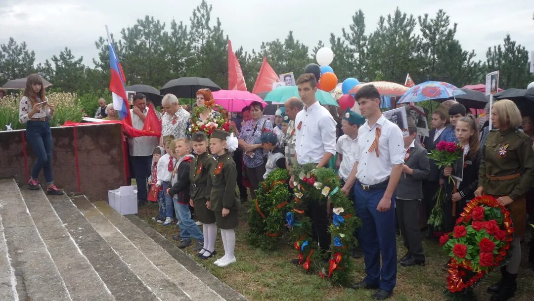 Погода в плодовом бахчисарайского. Село плодовое Бахчисарайского района. Плодовое (Бахчисарайский район). День села танковое Бахчисарайский район. Праздник в селе 9 мая.