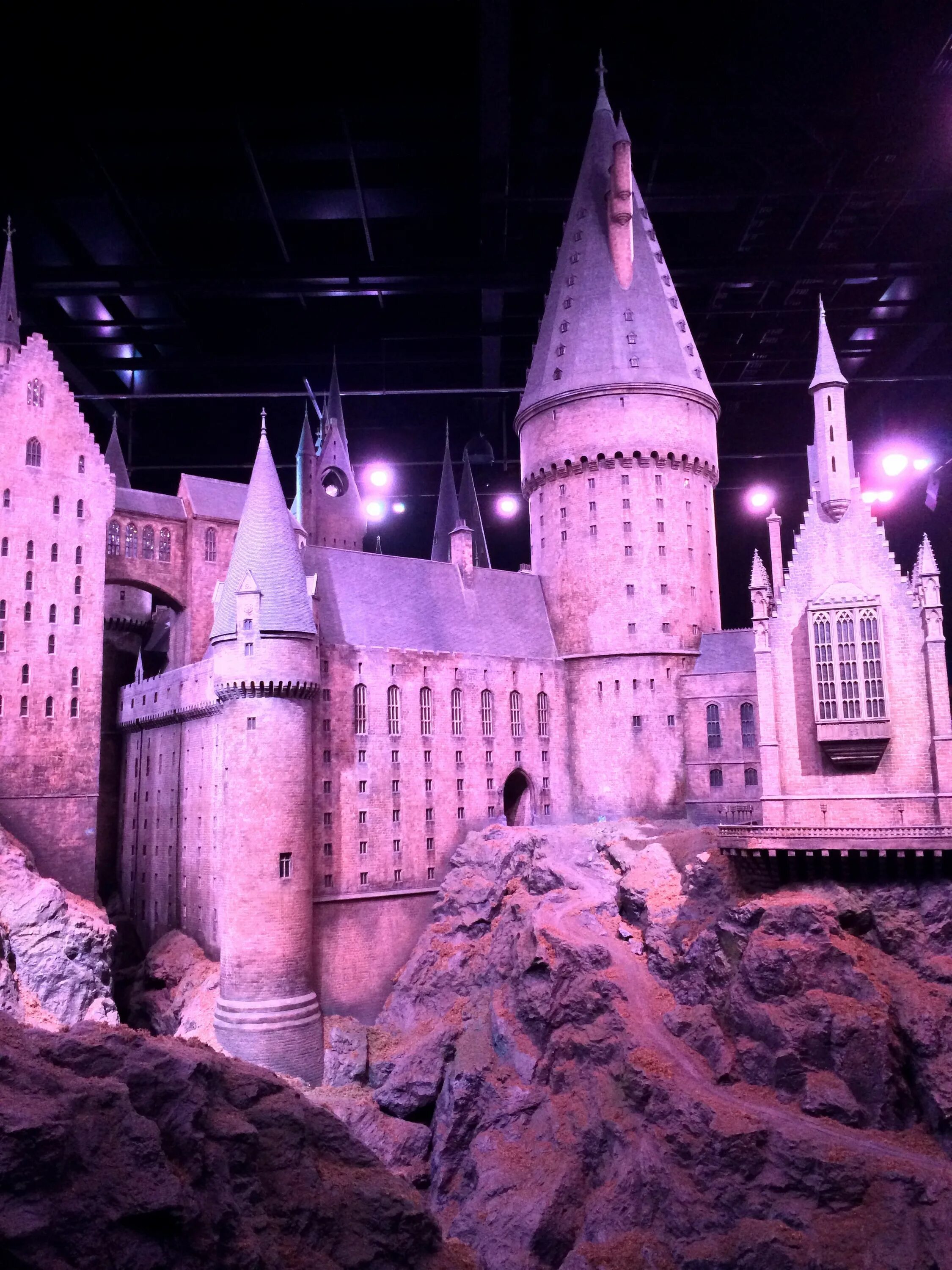 Треугольник хогвартс. Треугольник хогвартс. Хогвартс. Символы из гарри поттера нарисованные. Гарри поттер deathly hallows.