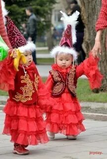 Детские казахские национальные костюмы