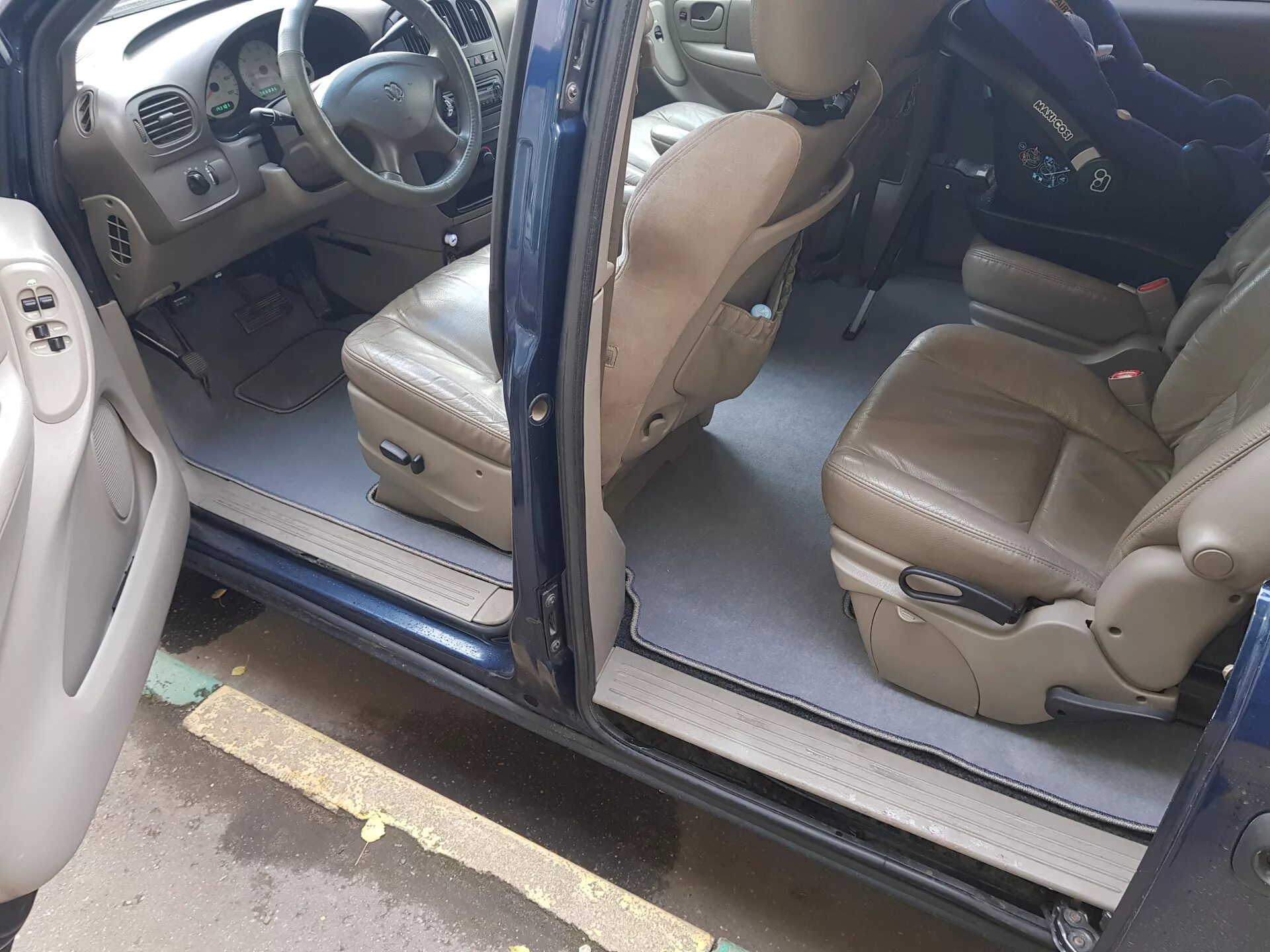 Коврики додж караван. Коврики додж караван 4. ковер додж караван 4. коврики dodge grand caravan 4. эва коврики додж караван 4.
