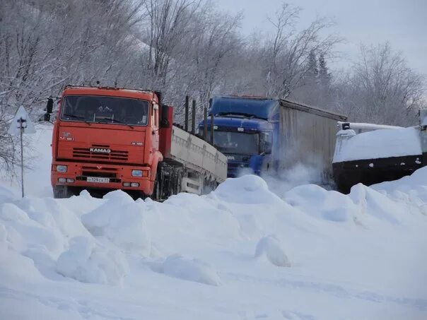 ледовая переправа усть уса. зимник нарьян-мар печора. переправа усть уса зимник. усть уса зимник. камаз зимник усинск.