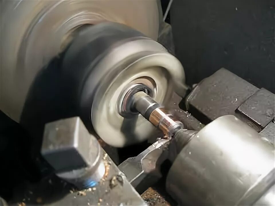 Точат валы. Фрезерование на токарном. Станок для расточки труб. Накатка червячного вала 55мм. Точат валы.