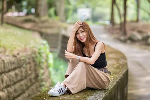 Фотосессия позы для девушек на улице