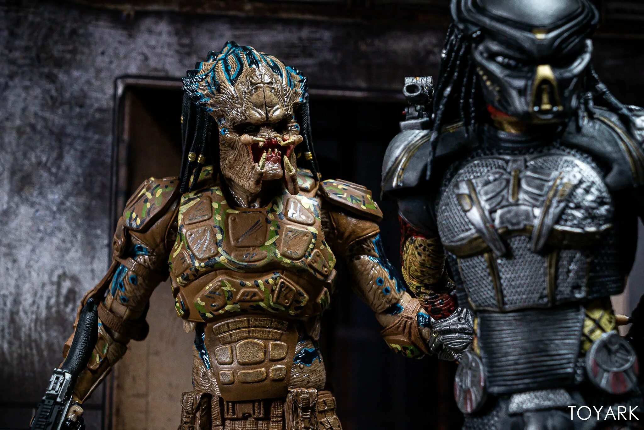 Хищник 2 новый. Хищник предатор классический 2010. NECA Predator Fugitive.