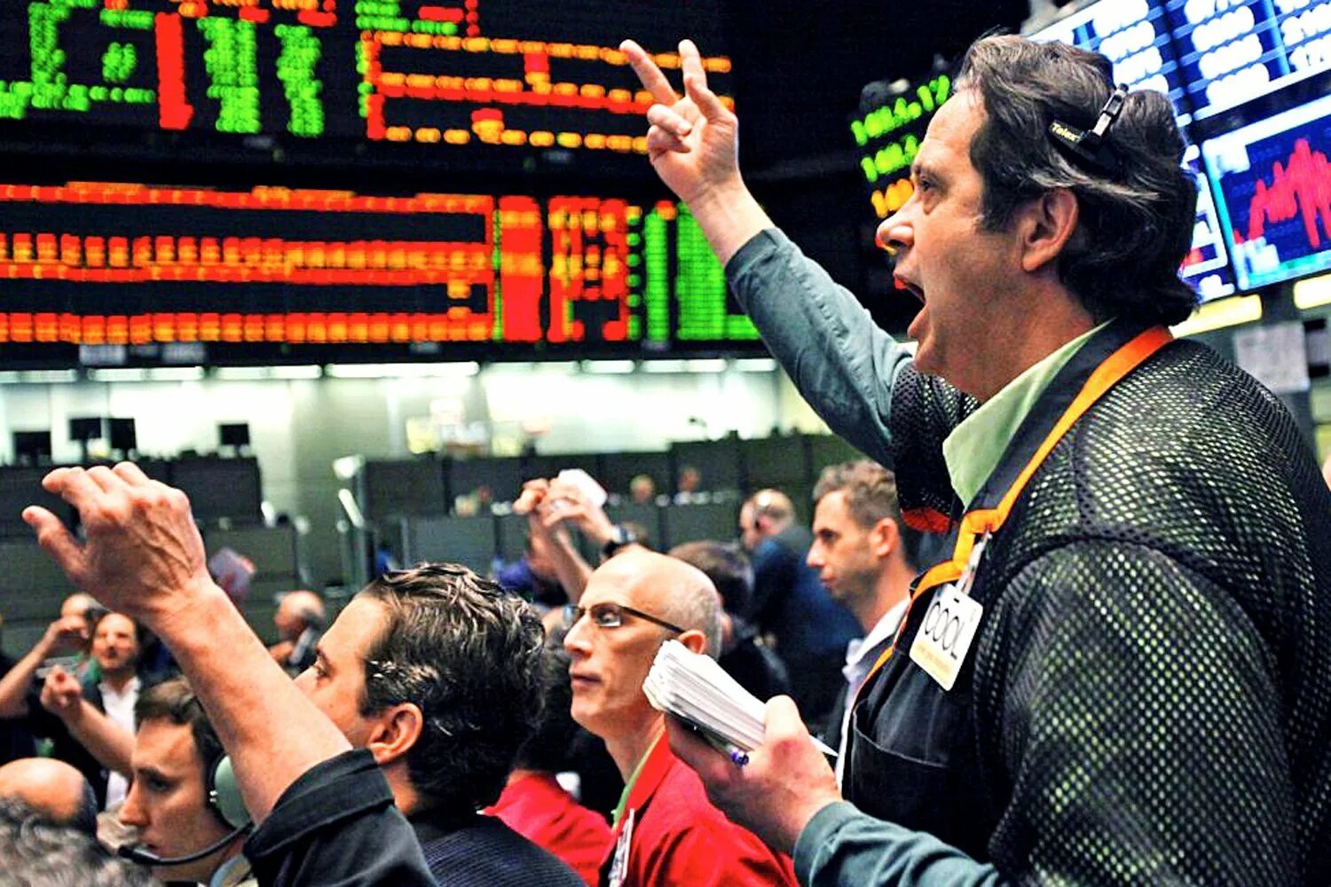 Торговля на бирже. Акции фондовый рынок. Фондовая биржа нью-йорка. Фондовая торги. Торговля на бирже трейдинг.