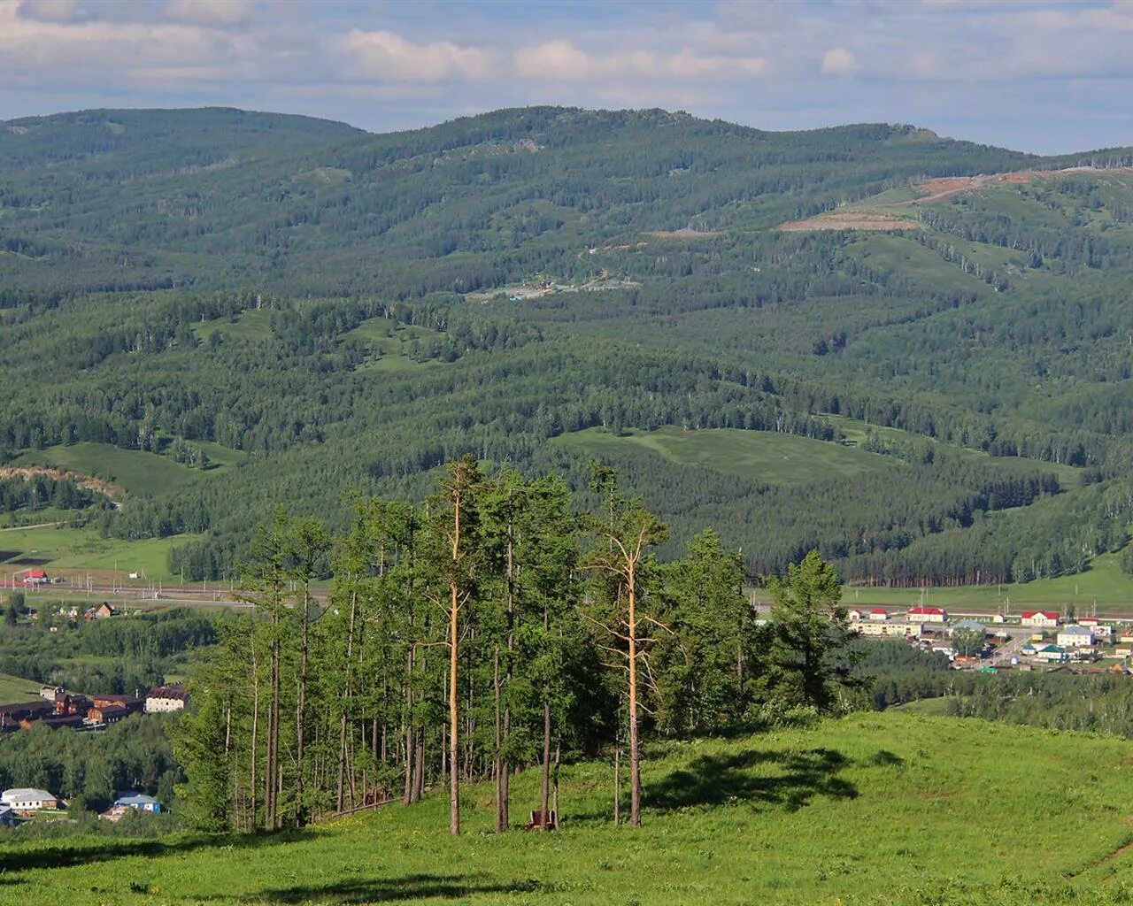 Белорецк абзаково. Абзаково (Белорецкий район). Село Абзаково Белорецкого района. Горнолыжный курорт в Башкирии Абзаково. Башкирия Абзаково лето.