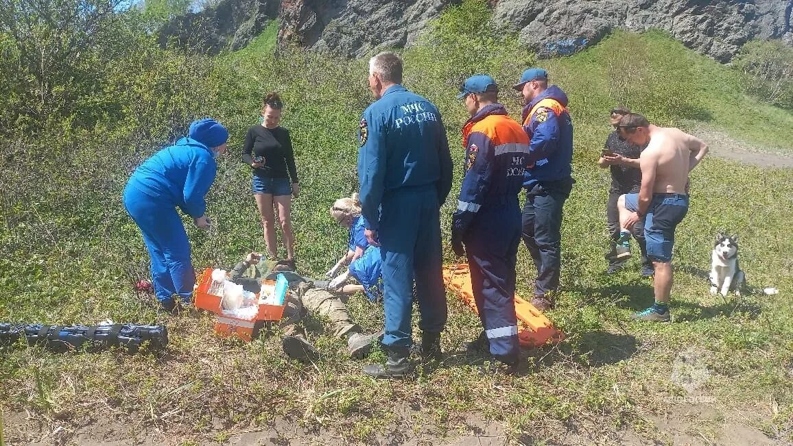 Камчатка мужчина избил. Поисково-спасательный отряд. Поисково-спасательная служба. Спасатель МЧС.