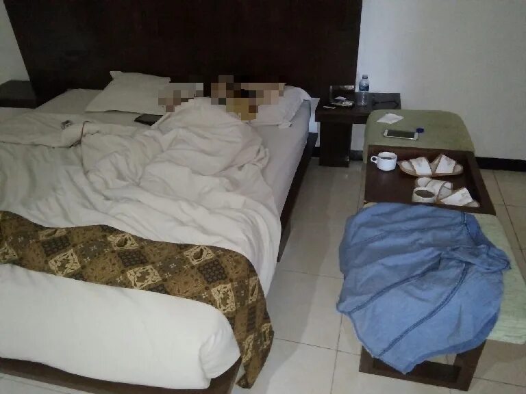Orang di hotel. Tante vs anak вирусный отель. Scandal hotel. Ngentot hotel oyo. Orang di hotel.