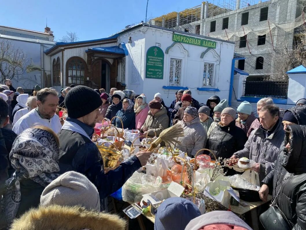 Пасха в 2023 дата. Пасха гуляния. Освящение куличей. Пасха фотографии. Пасха Церковь.