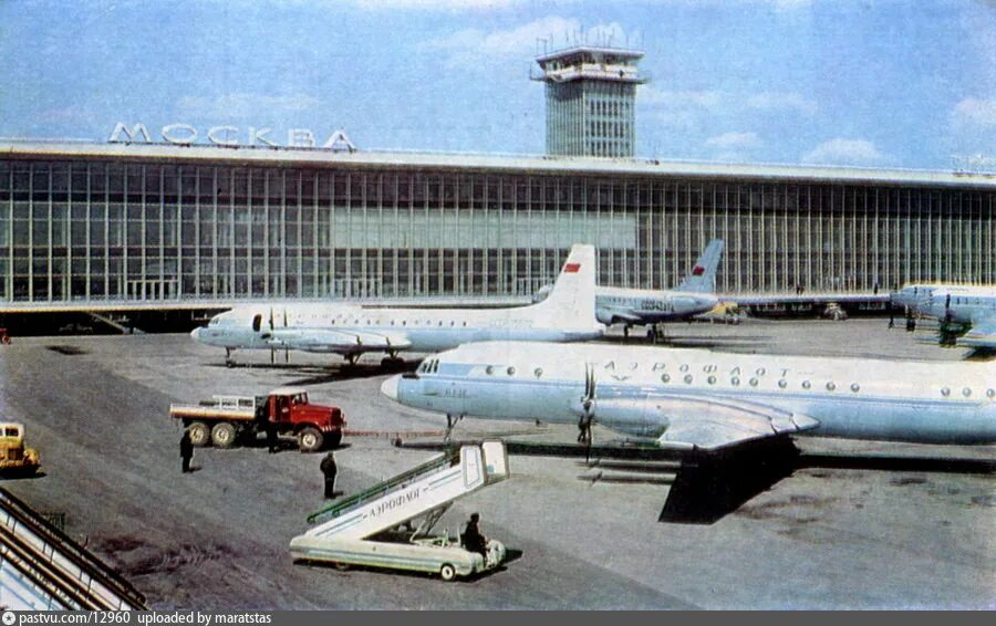 Аэропорт шереметьево 1 1959 год. Аэропорты 60 годов. Внуково 1980. Аэропорт шереметьево 1960 год. Домодедово аэропорт 1962 год.
