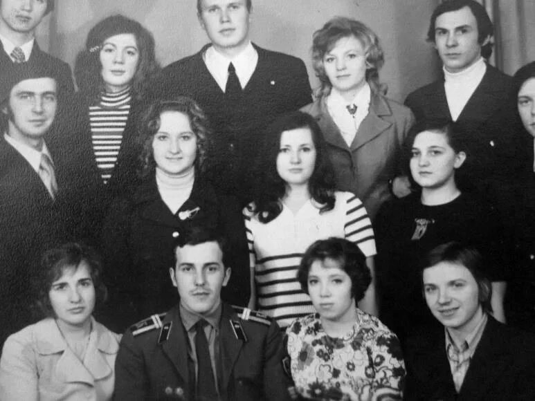 Выпуск 1988 года школы 11 в первоуральске. Школа 1976. Выпуск кика 1978. Школа 616 выпуск 1976 года. Бегуницкая средняя школа выпуск 1971 года.