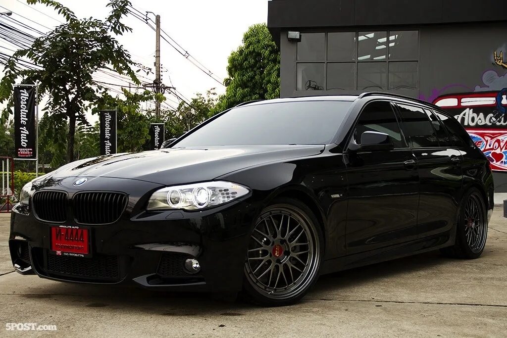 Bmw 5 black. BMW f10 BBS. BMW m5 f10 BBS. БМВ ф10 черная. БМВ 5 черная.