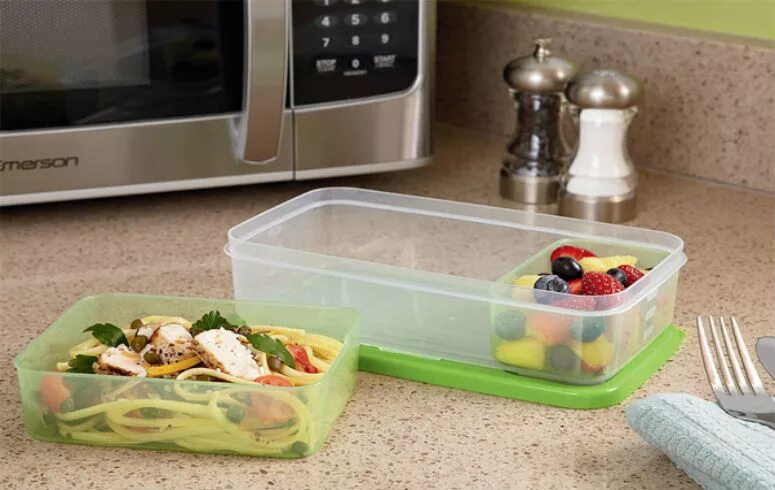Можно ли греть еду в пластиковом. Пластмассовый контейнер для микроволновки. Контейнер для овощей. Контейнер для овощей пластиковый. Суп в пластиковом контейнере.