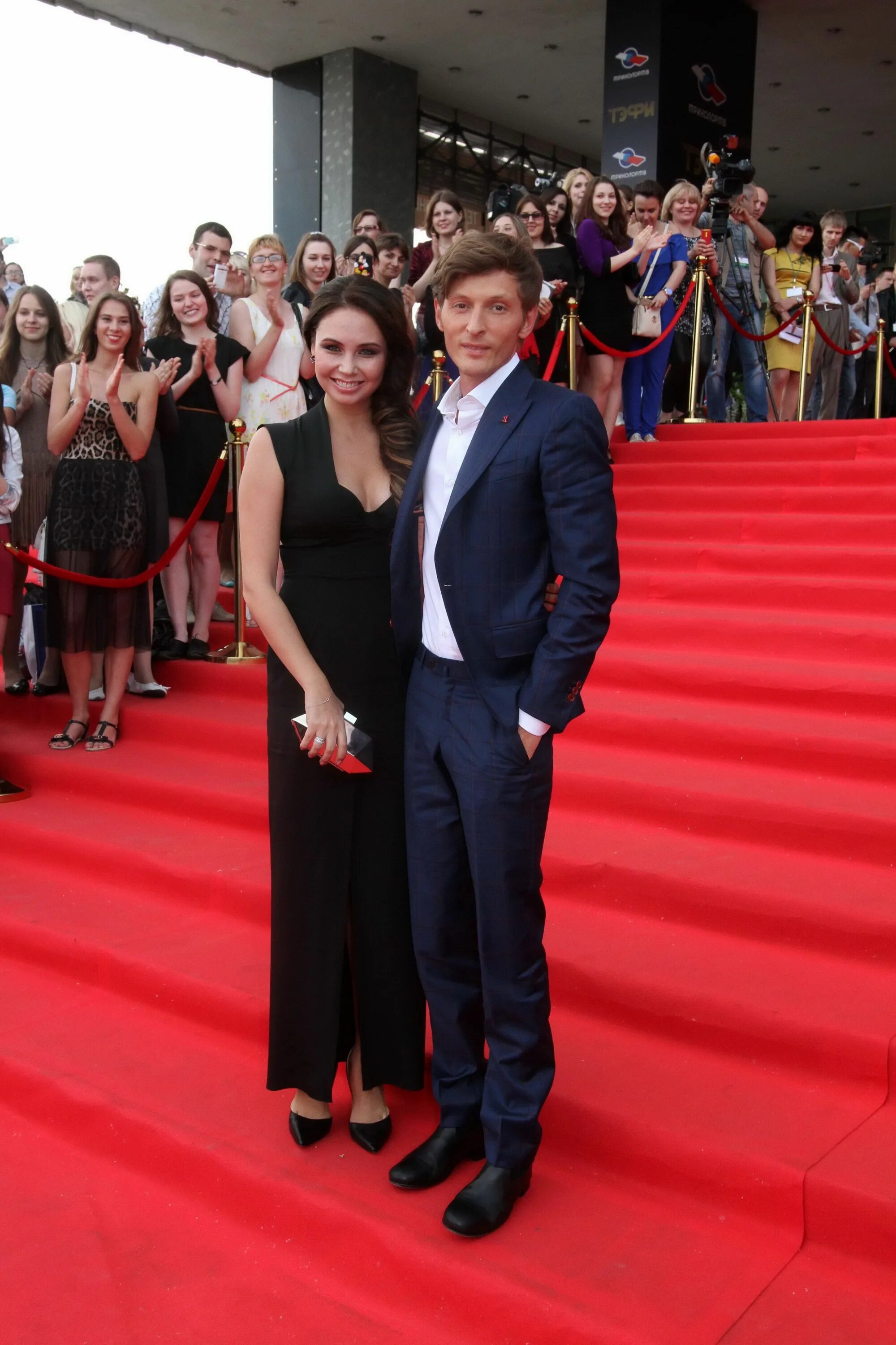 Ляйсан утяшева и воля. Ляйсан утяшева с павлом волей. Воля и ляйсан собаки. Воля и ляйсан собаки. Жена воли ляйсан утяшева.