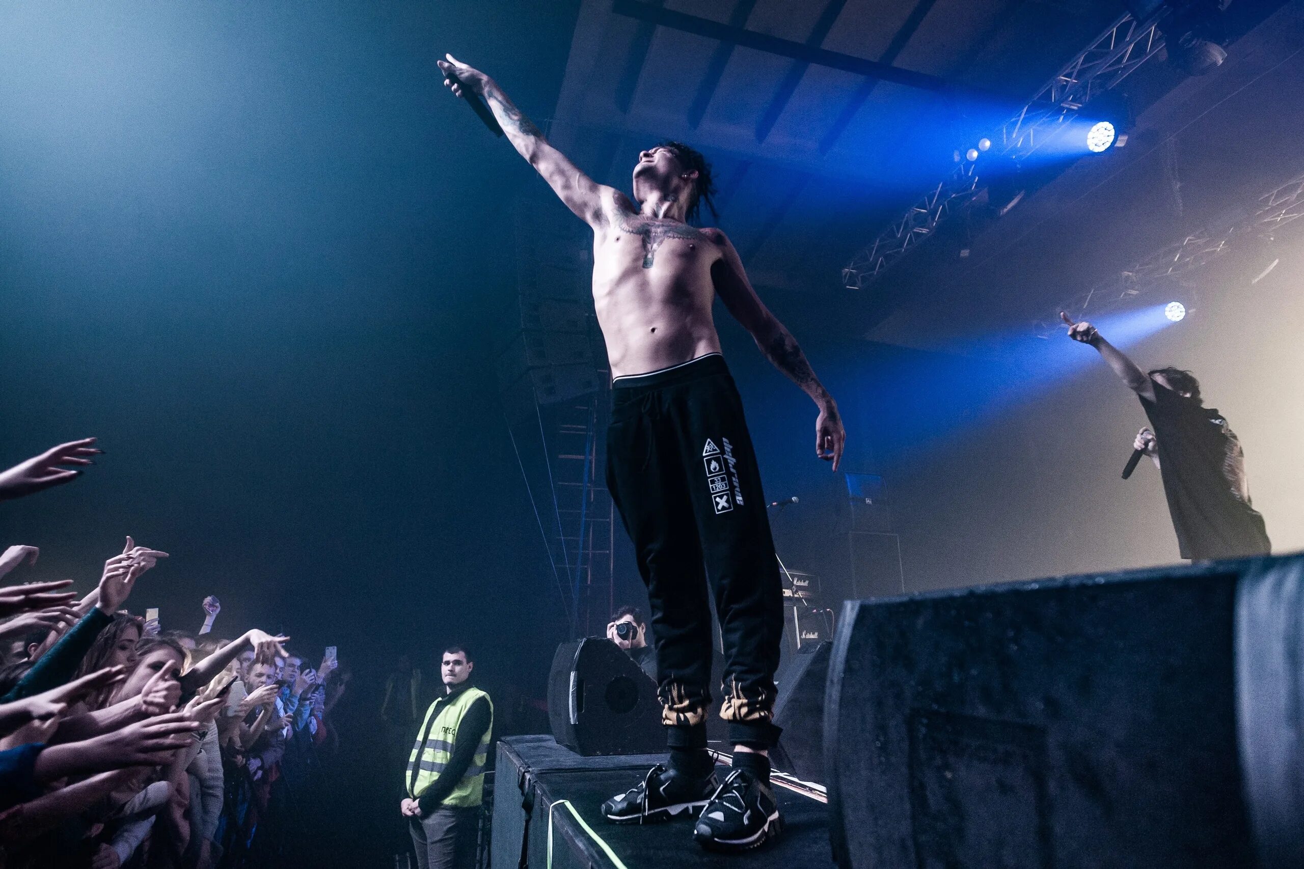 моргенштерн 2022. концерт моргенштерна 2022. моргенштерн выступление. реппер алишер монгштерн. адреналин стадиум моргенштерн концерт.