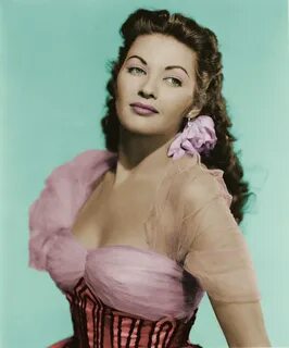 Yvonne De Carlo Yvonne Craig, Yvonne De Carlo, Classic Actresses, Bea...