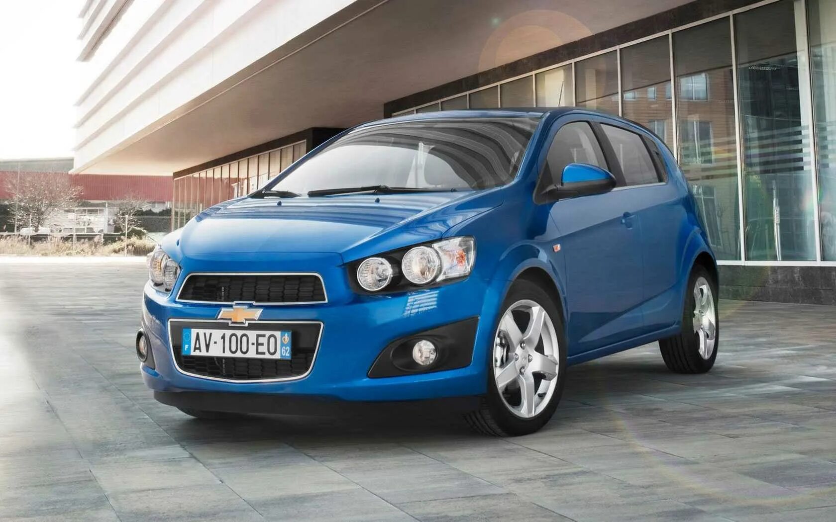 Купить авео т 300. Chevrolet Aveo. Chevrolet Aveo 2011. 2011 Chevrolet Aveo Hatchback. Chevrolet Aveo 2011 хэтчбек.