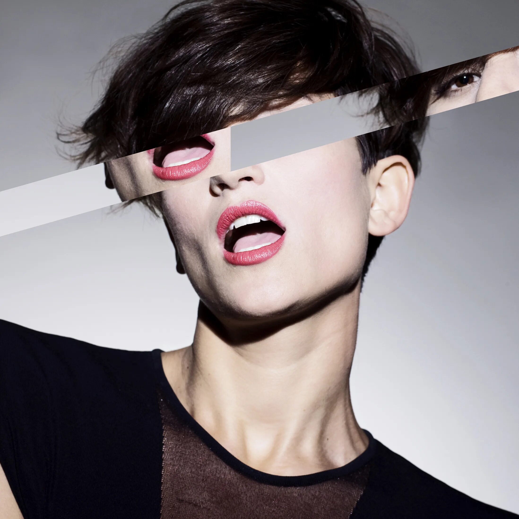 Pick up the phone yorina. Yorina певица. Yorina певица. Somebody over the telephone now задание. Dragonette обложка альбома.