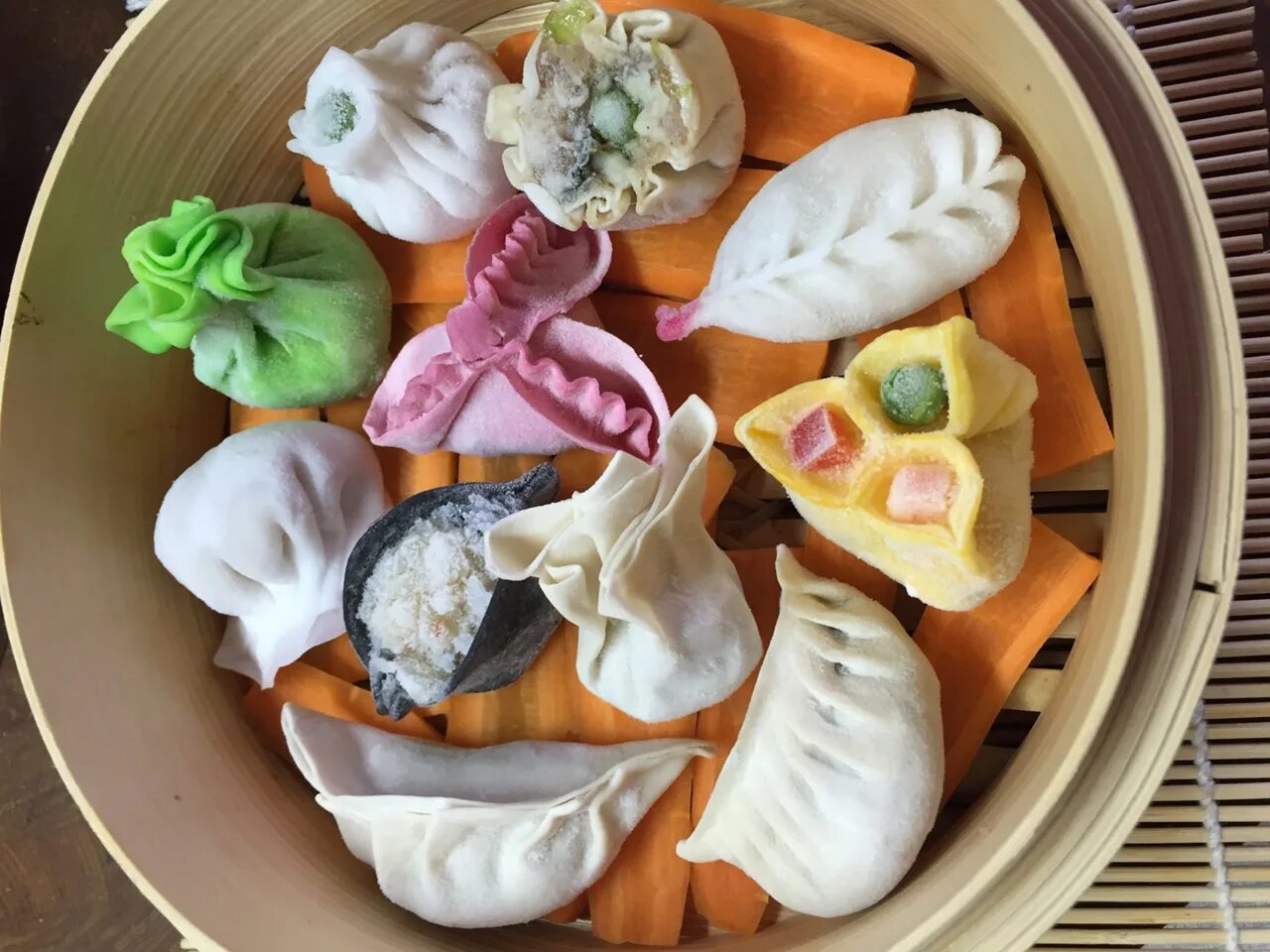 Нереальная архитектура filip dujardin. В самых различных формах. Дом-башмак в штате пенсильвания сша. Конфеты радуга кислые харибо. Альпы.