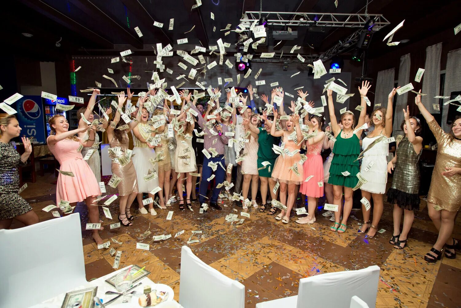 какое шоу придумать. шерстяное шоу. неоновое шоу. шерстяное шоу для детей. тематические вечеринки для подростков.