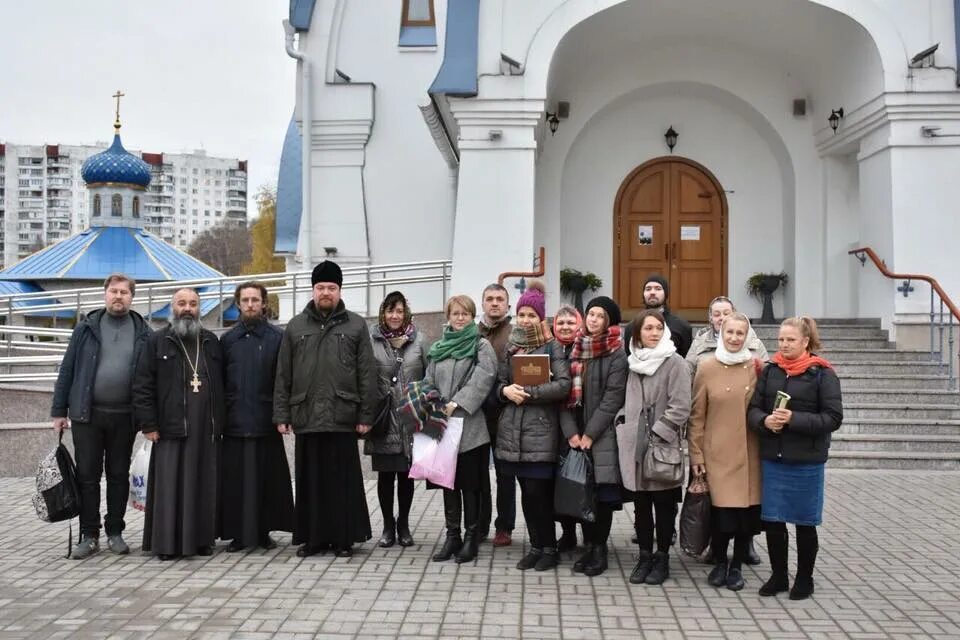 Церковь орехово борисово южное. Храм покрова пресвятой богородицы в орехово-борисово. Церковь на ясеневой улице в москве. Храм покрова пресвятой богородицы орехово борисово южное расписание. Храм покрова орехово борисово южное расписание.