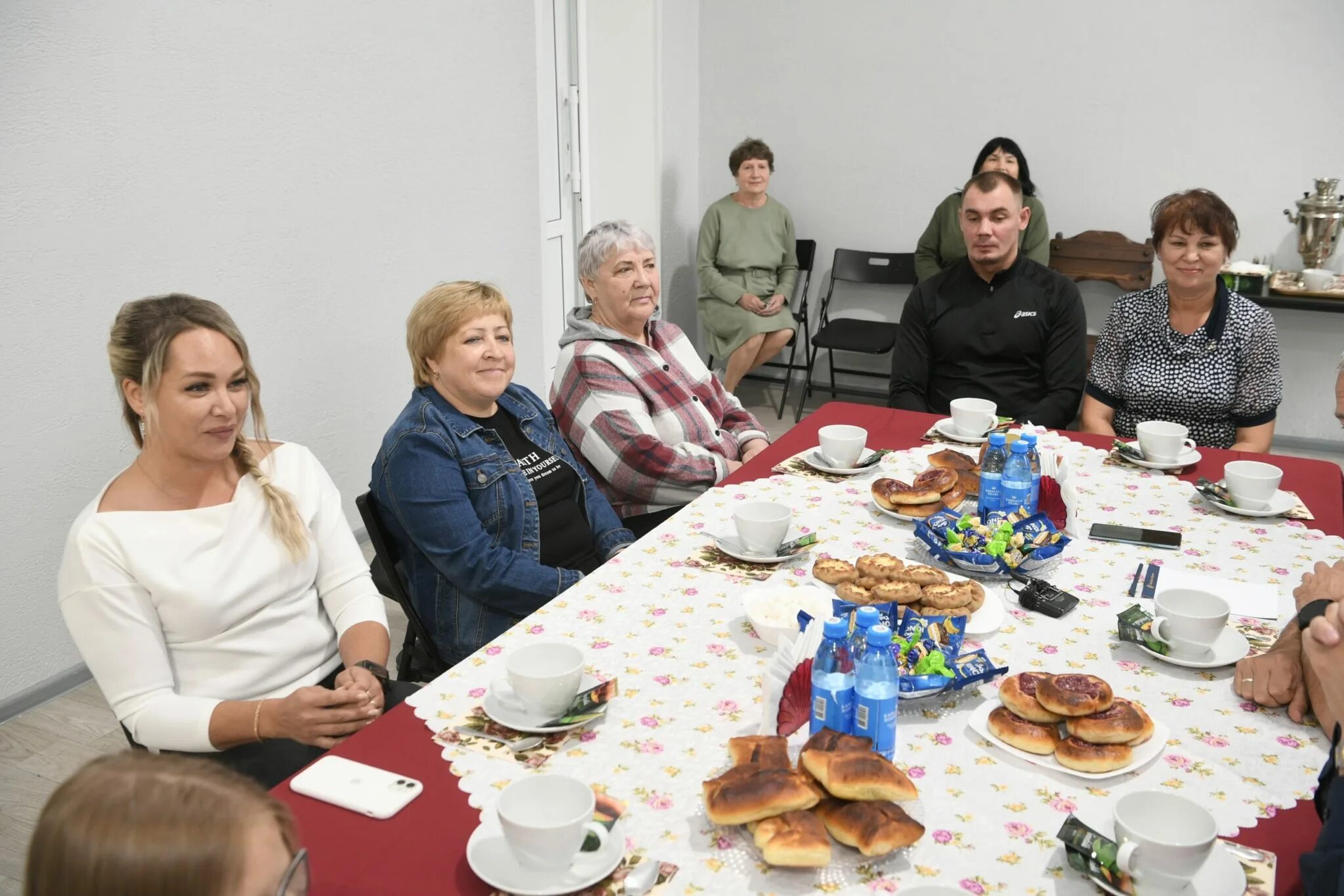 Скидки семьям участникам сво. Встреча участника сво с семьей. Встреча участников сво с родными. Филимонов встретился с семьями участников сво. Встречи с семьями участников сво публикации в СМИ.