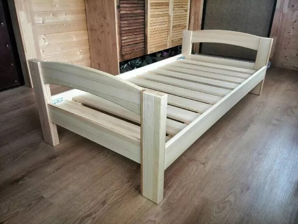 Кровать из липы