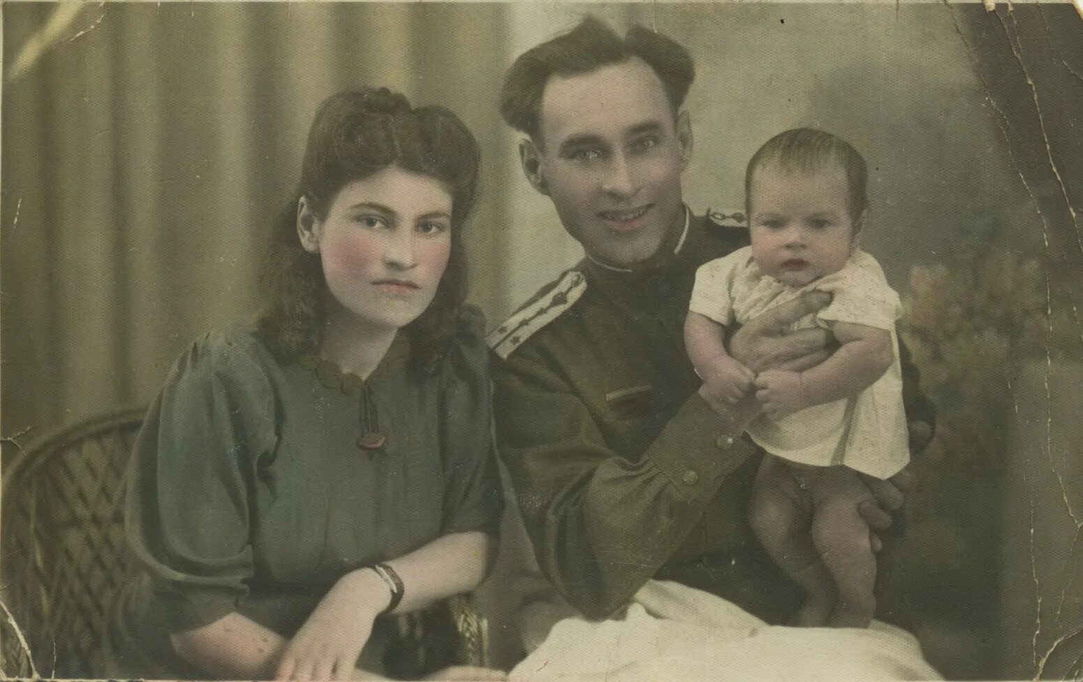 семейный архив т. семейный архив. старый фотоальбом. семейный архив с разговорами. матрена кузакова фото.