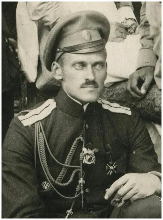 Лейб-гвардии атаманский его императорского высочества. Офицер иванович. Офицер иванович. Младший унтер офицер 1915. Офицеры 1904год.