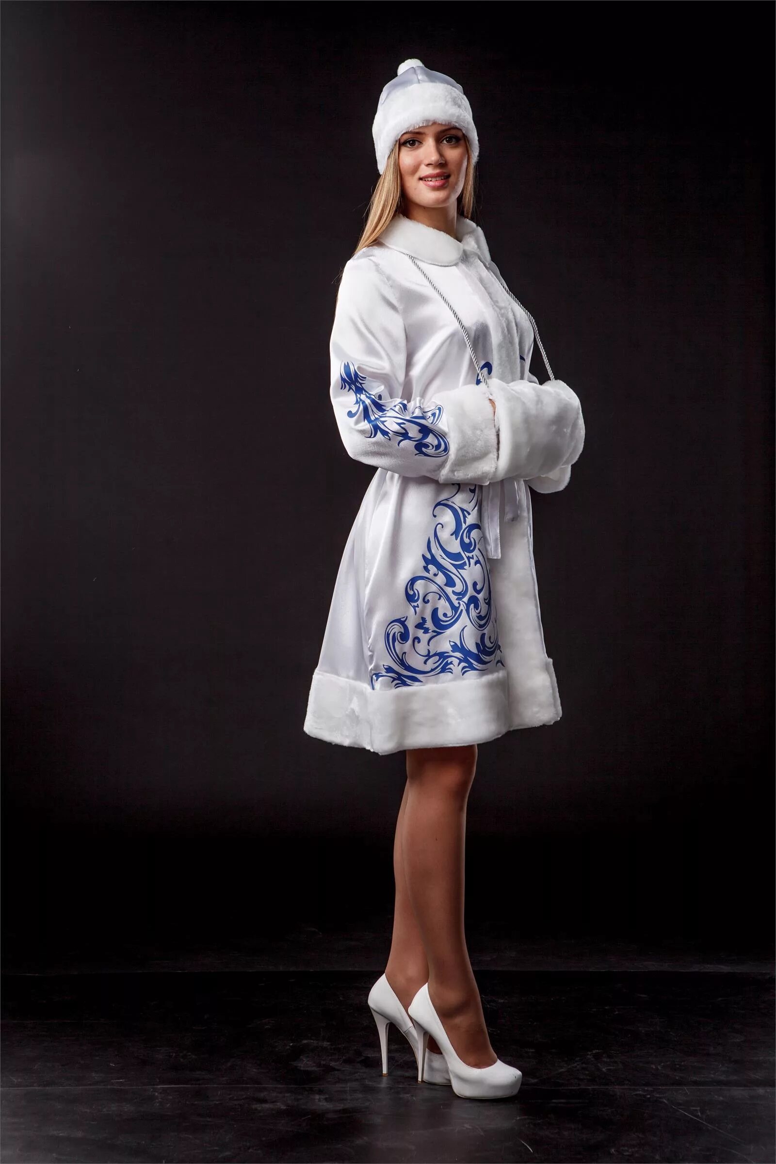 свадебный наряд в русском стиле. русская коса. костюм снегурочки боярский взрослый. стиль снегурочки. современный наряд снегурочки.