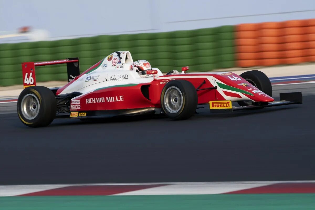 Формула 4 гонки. Italian f4 2022. Formula 4. Итальянская формула-4. Formula 2 2023 van Amersfoort.
