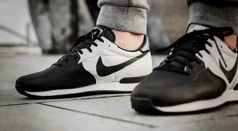 Nike black white