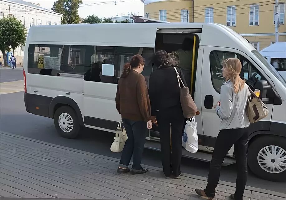 71 маршрутка рязань. 65 Автобус Рязань. Автобусе одиннадцать пассажиров. Маршрутка 65 Рязань роща. Пусть следования 290 маршрутки.