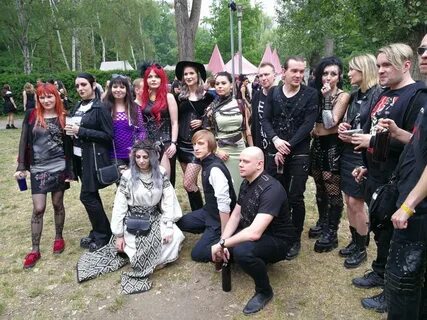 Wave-Gotik-Treffen - это крупнейший в мире фестиваль готической музыки и ис...