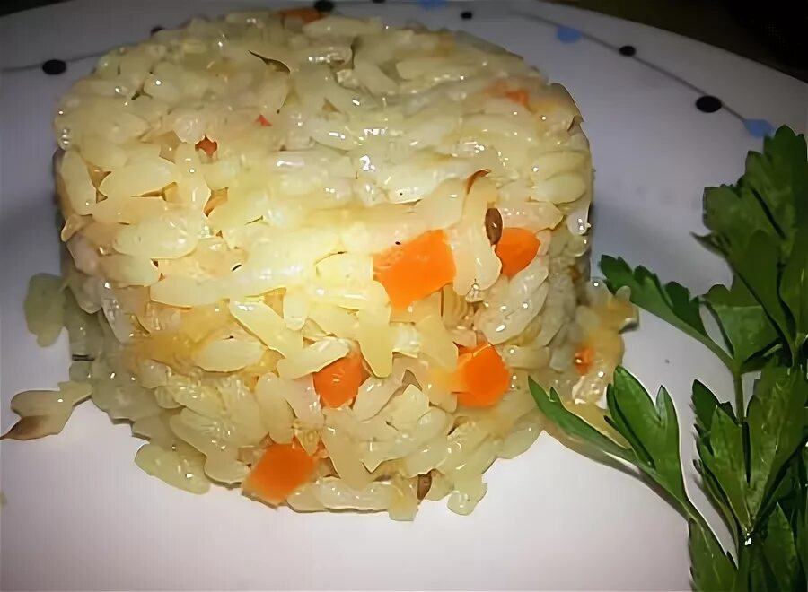 Рис как гарнир как приготовить к курице. Красивая подача риса на гарнир. как красиво подать рис на гарнир в форме. как красиво подать рис на гарнир в форме шайбы. как подать рис красиво в форме.