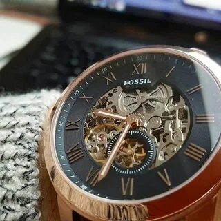 Fossil перевод