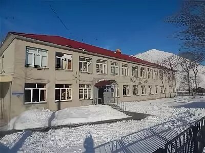 Школа 1 южно-сахалинск. Школа 2 корсаков сахалинская область. Школа г. Сахалинская область образовательные учреждения. Школа 2 корсаков.