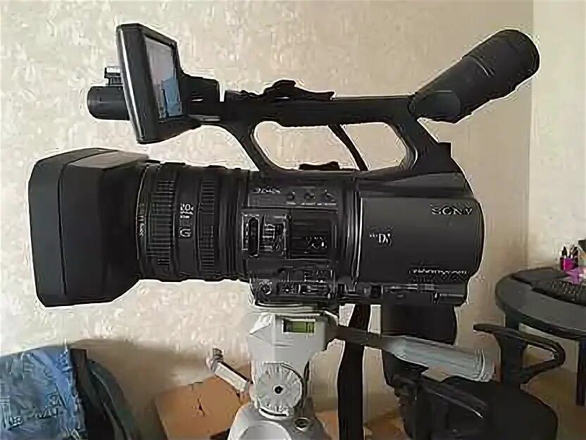 Видеокамера sony 2200. Sony 2200. Sony 2200. 2200. Камера sony 2200.