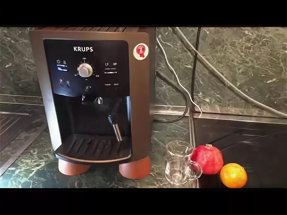 Кофемашина крупс xp7200. Кофемашина протекает. Почему течет вода из машинки?. Тараканы в кофеварк. Заварочный узел bosch tca 5309.