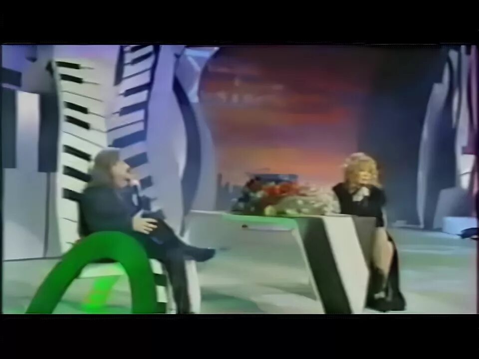 Про что песня аллы пугачевой прости поверь. Пугачева песня прости поверь. Концерт пугачевой в чернобыле 1986 год. Алла пугачёва прости поверь. Алла пугачева прощайте.