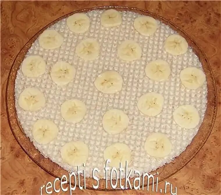 коржи со сгущенкой и бананами. вафельные коржи со сгущенкой. торт из вафельных коржей со сгущенкой и бананами. торт из вафельных коржей. торт из коржей и бананов.